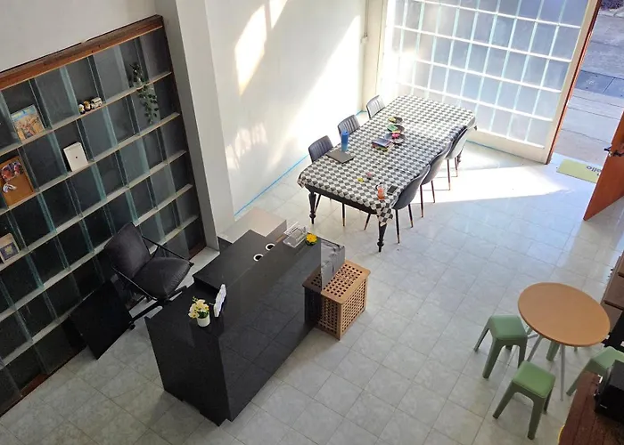 Zanit Private ,mix Dorm And Female Dorm * Bangkok