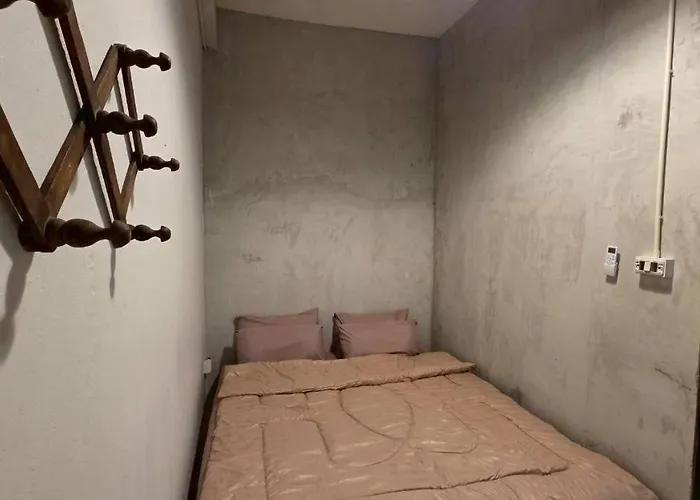 Zanit Private ,mix Dorm And Female Dorm * Bangkok